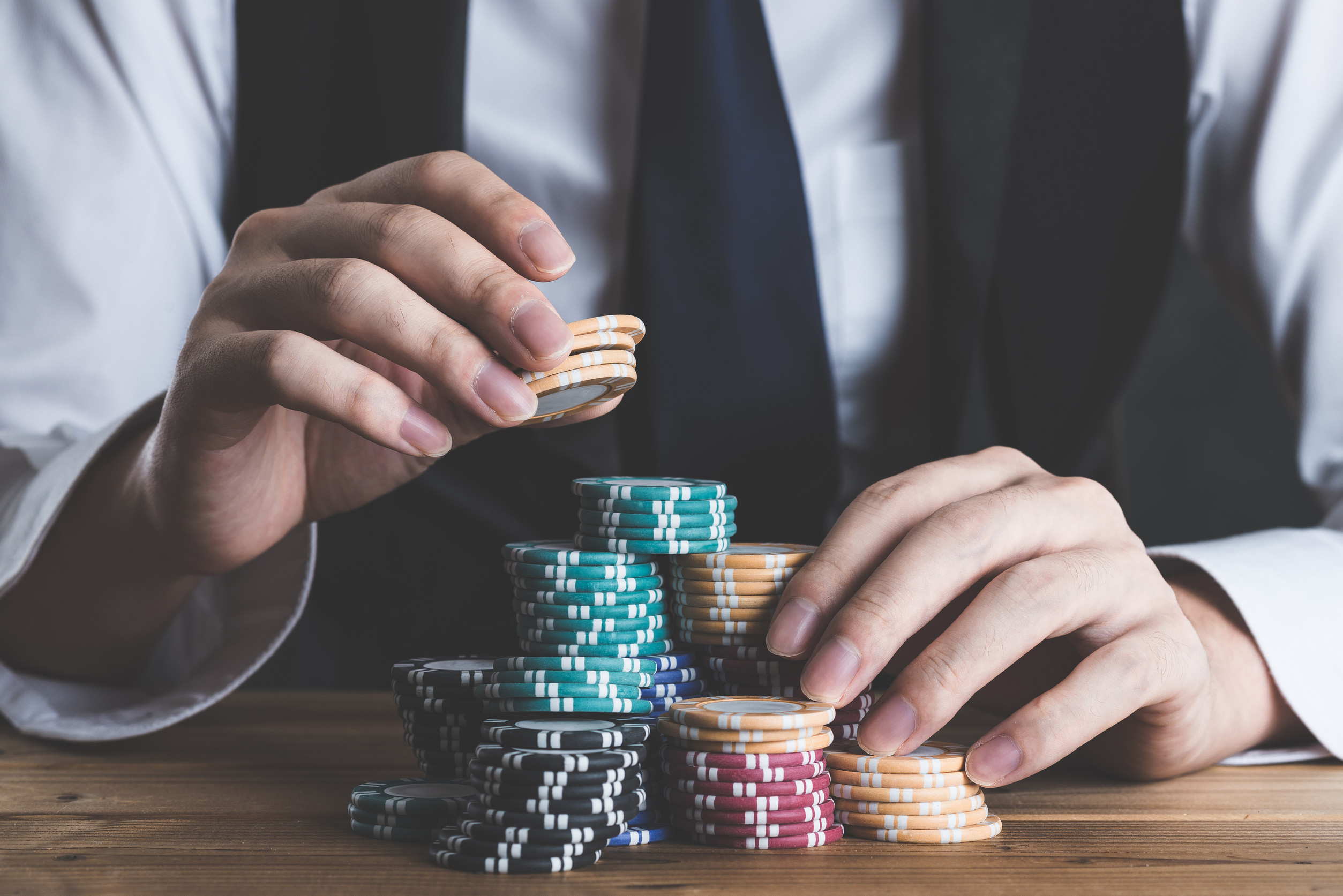 Poker Online vs. Poker Live Qual è la Differenza